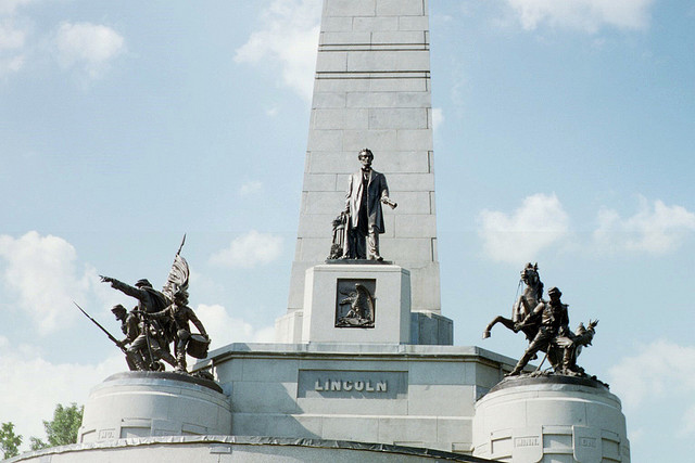 2011_11_12_LincolnTomb.jpg