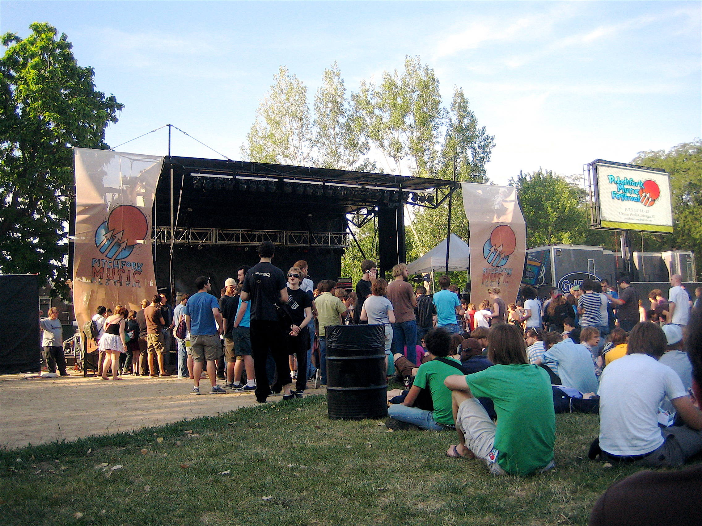 PitchforkCrowd.jpg