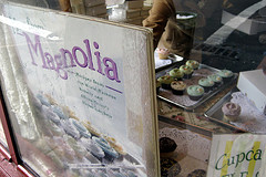 2010_11_magnolia_bakery.jpg