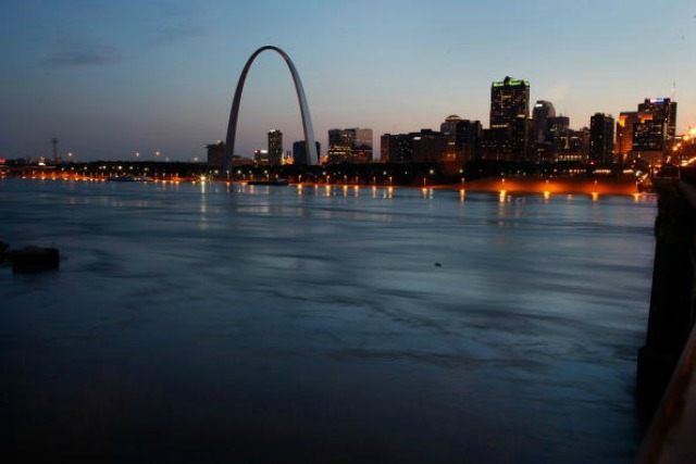 stlouisarch.jpg