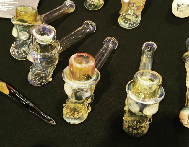 dispensary-33-bongs.jpg