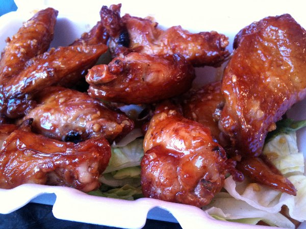 2010_06_Yum_yum_wings.jpg