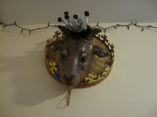 2010_06_goat_crown.jpg