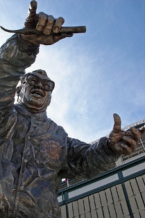 2011_2_7_harry_statue.jpg