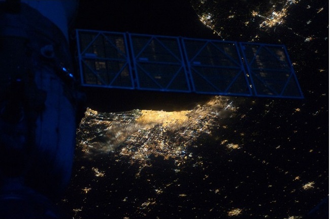 2011_4_6_chicagofromspace.jpg