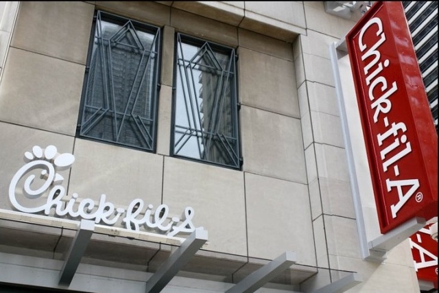 2011_6_15_chikfila_loyola.jpg