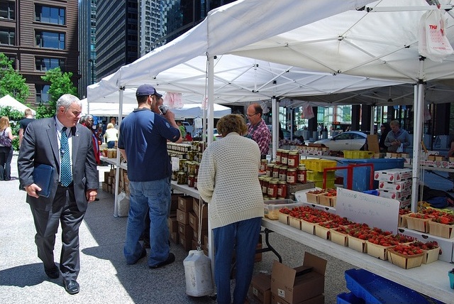2012_7_6_federal_farmers_market.jpg