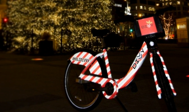 2013_12_13_divvyholidaybike.png