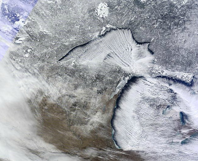 2013_1_23_greatlakessnowglobe_pretty.jpg