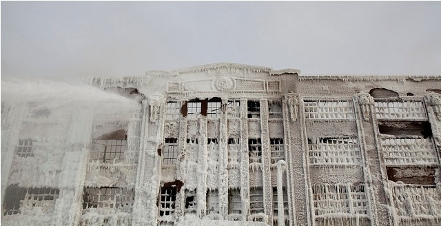 2013_1_25_Warehouseicecastle.jpg