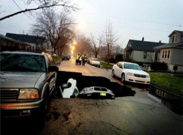 2013_4_18_sinkhole.jpg