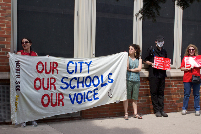2013_8_19_school_closures_Protests.jpg