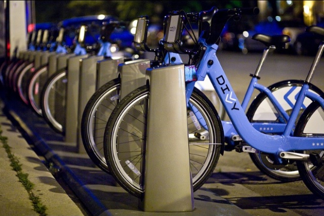 2013_8_26_divvybikes.jpg