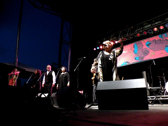 2013_9_7_AVfest_mavis_pretty.jpg
