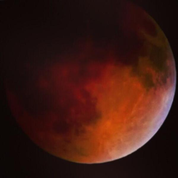 2014_4_15_bloodmoon.jpg