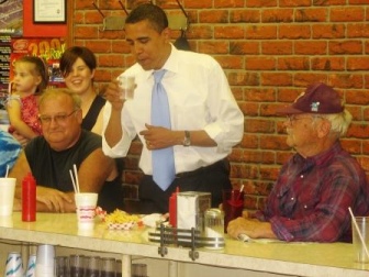 obamadrinkinginiowa082808.jpg