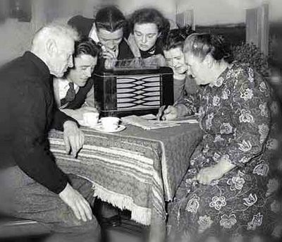 oldtimeyradio020209.jpg