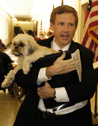 2010_12_mark_kirk_and_the_dog.jpg
