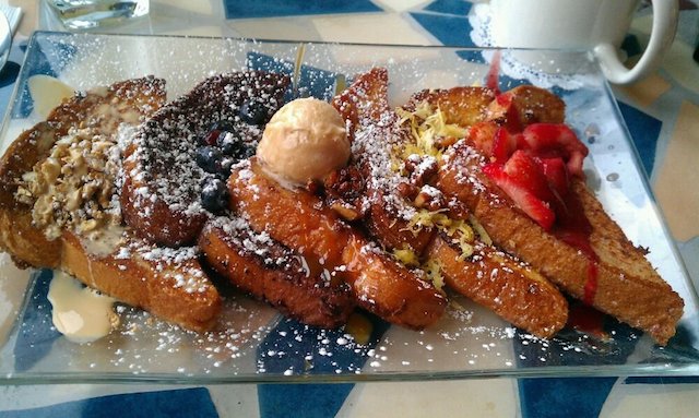 BatterBerriesFrenchToastFlight.jpg