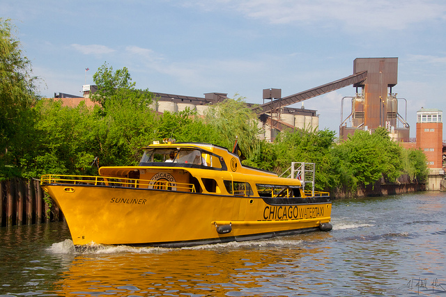 ChicagoWaterTaxi.jpg