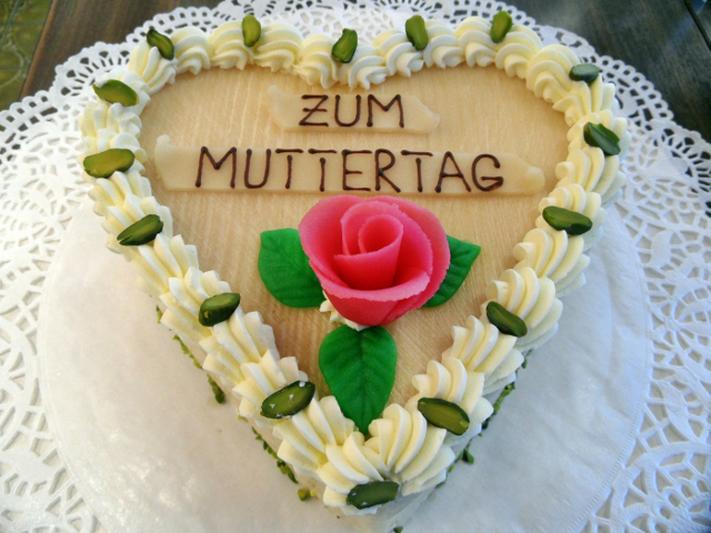 5_9_2014ChicagoistHerztorte_zum_Muttertag.jpg