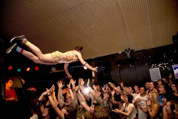 2009_04_cage_the_elephant.jpg