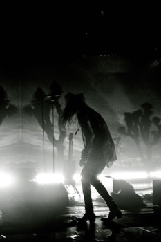 2010_05_dead_weather.jpg
