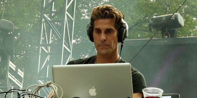 2011_08_perry_lolla.jpg
