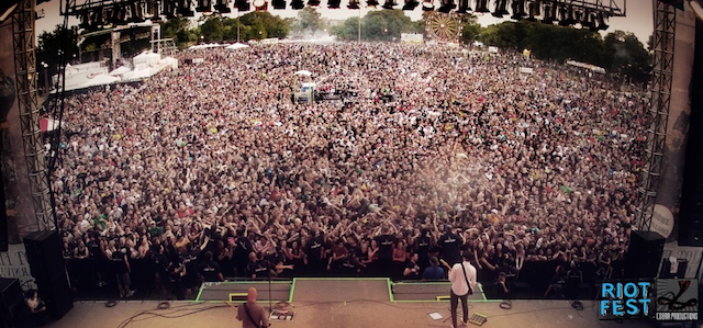 2013_09_riot_fest_crowd_shot.png