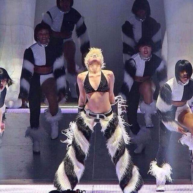 2014_03_miley_cyrus_bangerz.jpg