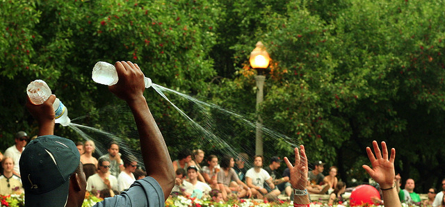 2014_07_security_al_lolla_water.jpg