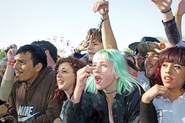 2014_09_14_crowd_02.jpg