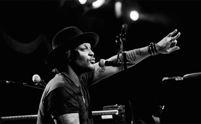 2015_09_dangelo_live.jpg
