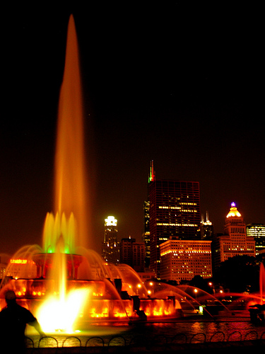 04-04-08_BuckinghamFountain.jpg