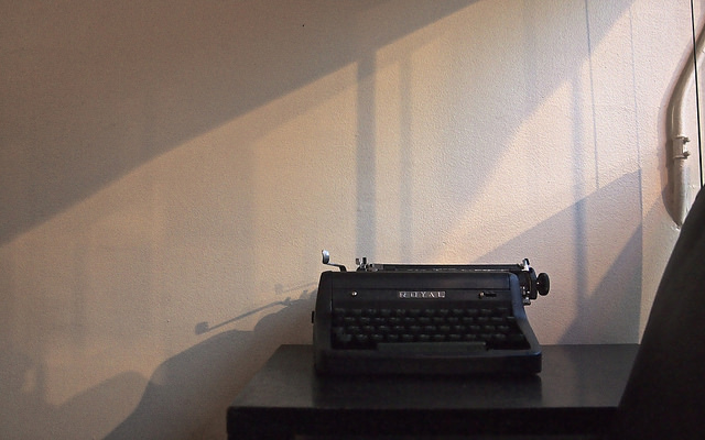 typewriter.jpg
