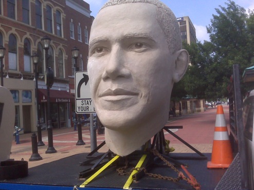 2009_06_12_GiantObama.jpg