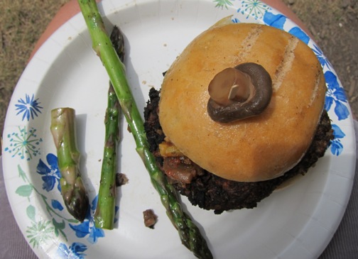 2012_06_veggieburger_melissawiley.jpg